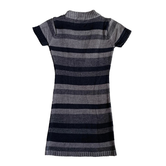 EUC Seductions V-Neck Knit Short Sleeve Sweater Dress in Grey & Black Si… - Picture 4 of 4